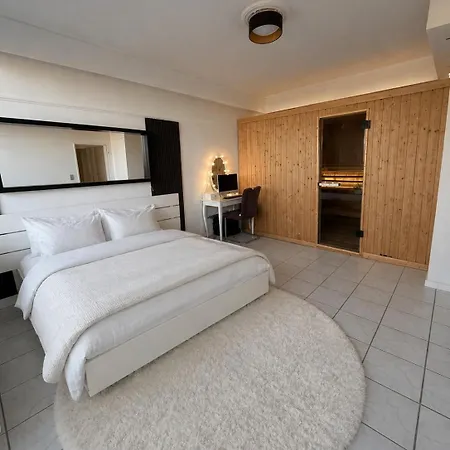 Exklusives Penthouse Duesseldorf 180qm Panorama Sauna Fitness Naehe Duesseldorf Messe Airport Ideal Fuer Gruppen, Shootings, Content Creator ניאוס