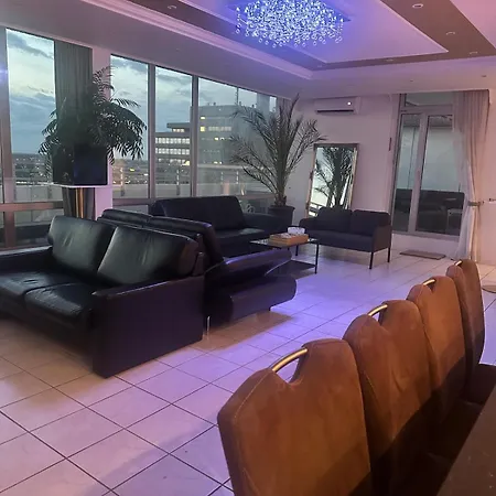 Exklusives Penthouse Duesseldorf 180qm Panorama Sauna Fitness Naehe Duesseldorf Messe Airport Ideal Fuer Gruppen, Shootings, Content Creator דירה *