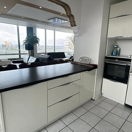 Exklusives Penthouse Duesseldorf 180qm Panorama Sauna Fitness Naehe Duesseldorf Messe Airport Ideal Fuer Gruppen, Shootings, Content Creator * ניאוס