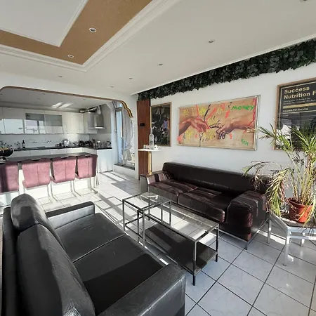 Exklusives Penthouse Duesseldorf 180qm Panorama Sauna Fitness Naehe Duesseldorf Messe Airport Ideal Fuer Gruppen, Shootings, Content Creator ניאוס