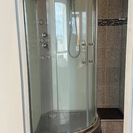 Exklusives Penthouse Duesseldorf 180qm Panorama Sauna Fitness Naehe Duesseldorf Messe Airport Ideal Fuer Gruppen, Shootings, Content Creator * ניאוס