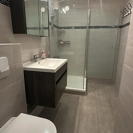 Exklusives Penthouse Duesseldorf 180qm Panorama Sauna Fitness Naehe Duesseldorf Messe Airport Ideal Fuer Gruppen, Shootings, Content Creator דירה