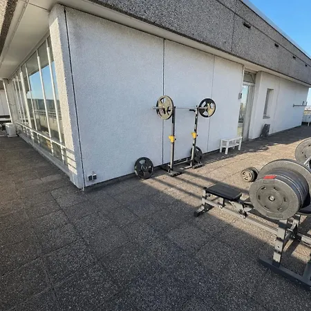 דירה Exklusives Penthouse Duesseldorf 180qm Panorama Sauna Fitness Naehe Duesseldorf Messe Airport Ideal Fuer Gruppen, Shootings, Content Creator ניאוס