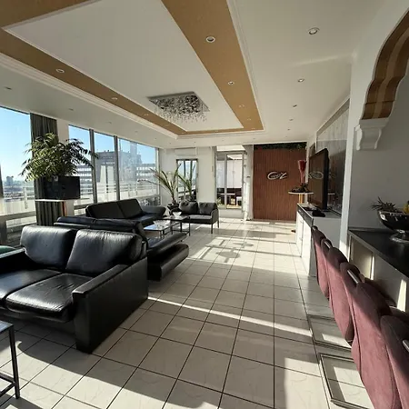 Exklusives Penthouse Duesseldorf 180qm Panorama Sauna Fitness Naehe Duesseldorf Messe Airport Ideal Fuer Gruppen, Shootings, Content Creator
