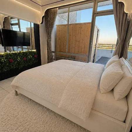 Exklusives Penthouse Duesseldorf 180qm Panorama Sauna Fitness Naehe Duesseldorf Messe Airport Ideal Fuer Gruppen, Shootings, Content Creator דירה *